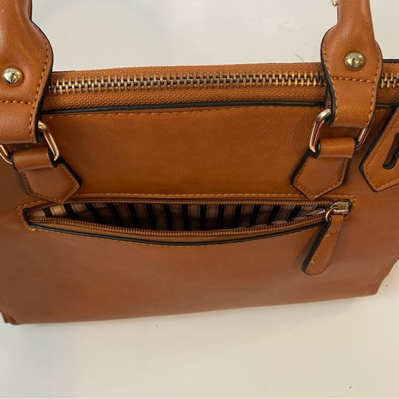 Caramel brown vegan leather zipper closure top handle purse - Picture 5 of 9